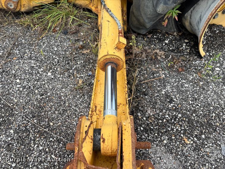 image for item FC1866 2004 John Deere 310SG backhoe