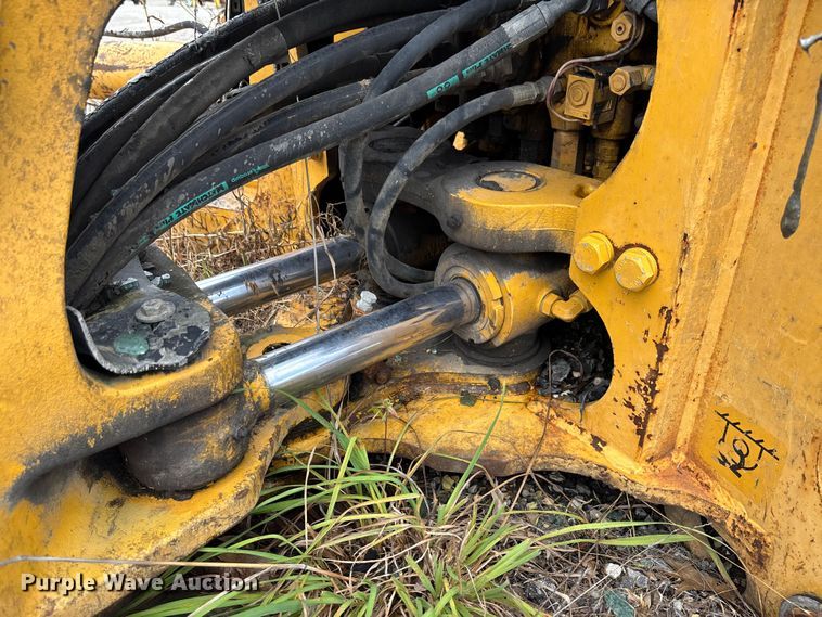 image for item FC1866 2004 John Deere 310SG backhoe