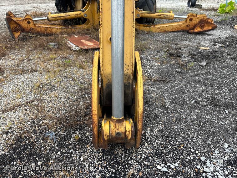 image for item FC1866 2004 John Deere 310SG backhoe