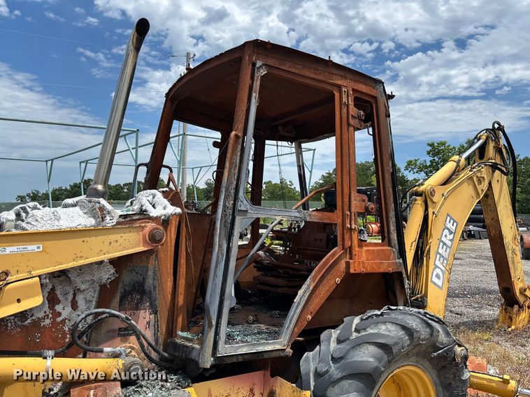 image for item FC1866 2004 John Deere 310SG backhoe