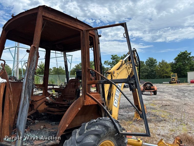 image for item FC1866 2004 John Deere 310SG backhoe