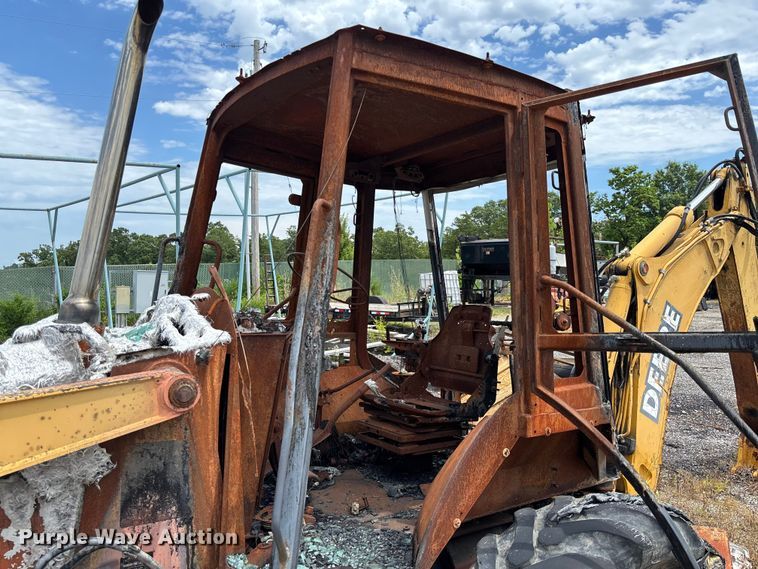 image for item FC1866 2004 John Deere 310SG backhoe
