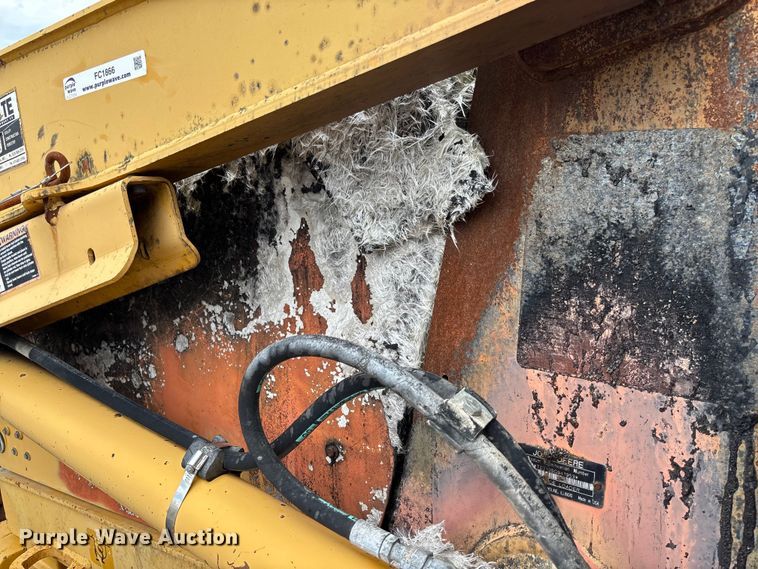 image for item FC1866 2004 John Deere 310SG backhoe