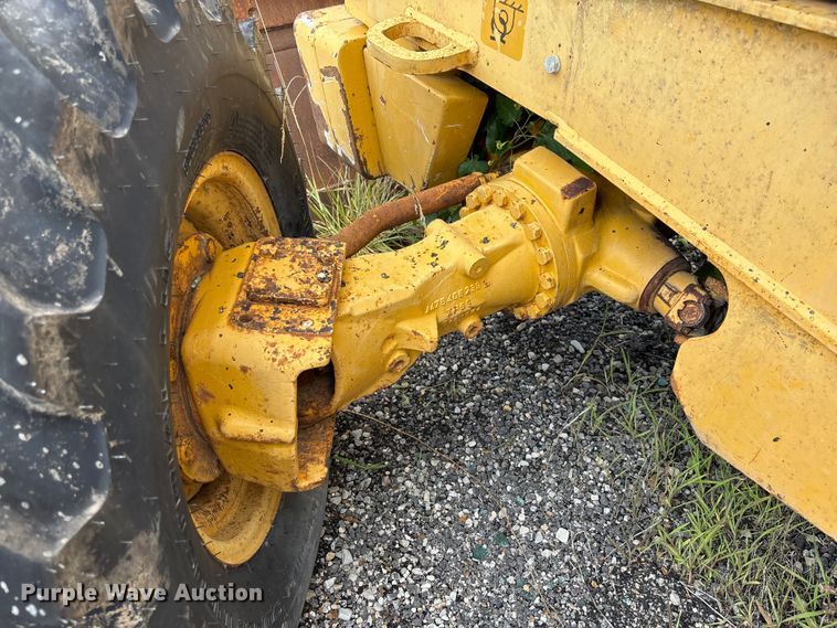 image for item FC1866 2004 John Deere 310SG backhoe