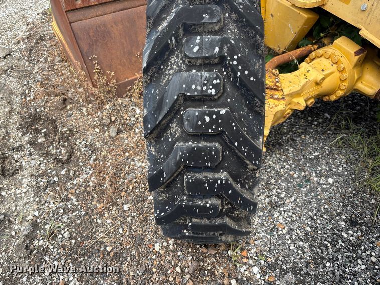 image for item FC1866 2004 John Deere 310SG backhoe