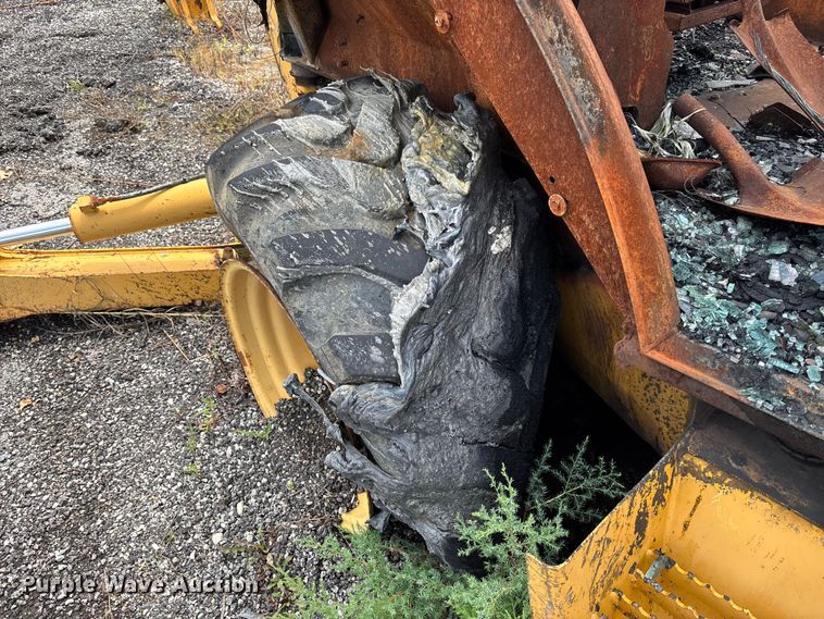 image for item FC1866 2004 John Deere 310SG backhoe