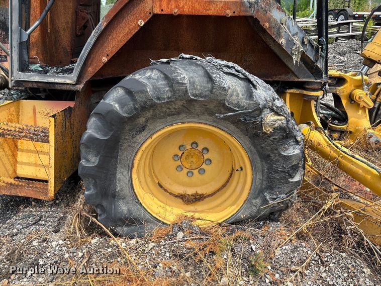 image for item FC1866 2004 John Deere 310SG backhoe