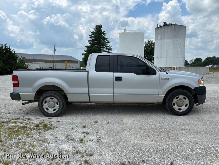 image for item FC1916 2007 Ford F150 XL Ext. Cab pickup truck