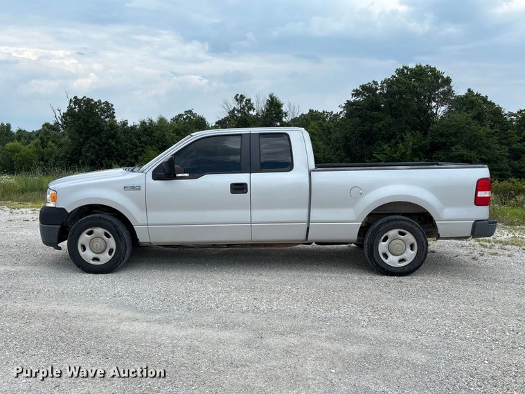 image for item FC1916 2007 Ford F150 XL Ext. Cab pickup truck