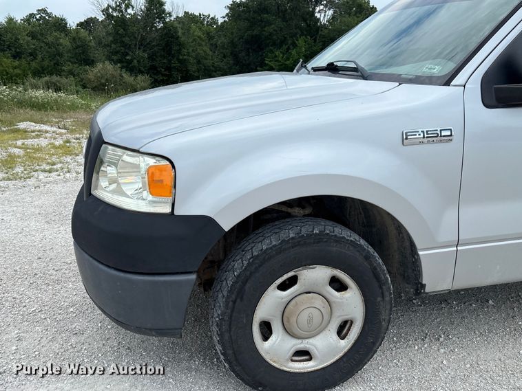 image for item FC1916 2007 Ford F150 XL Ext. Cab pickup truck