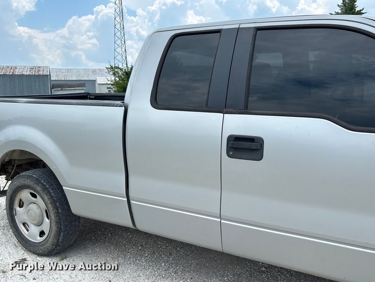 image for item FC1916 2007 Ford F150 XL Ext. Cab pickup truck