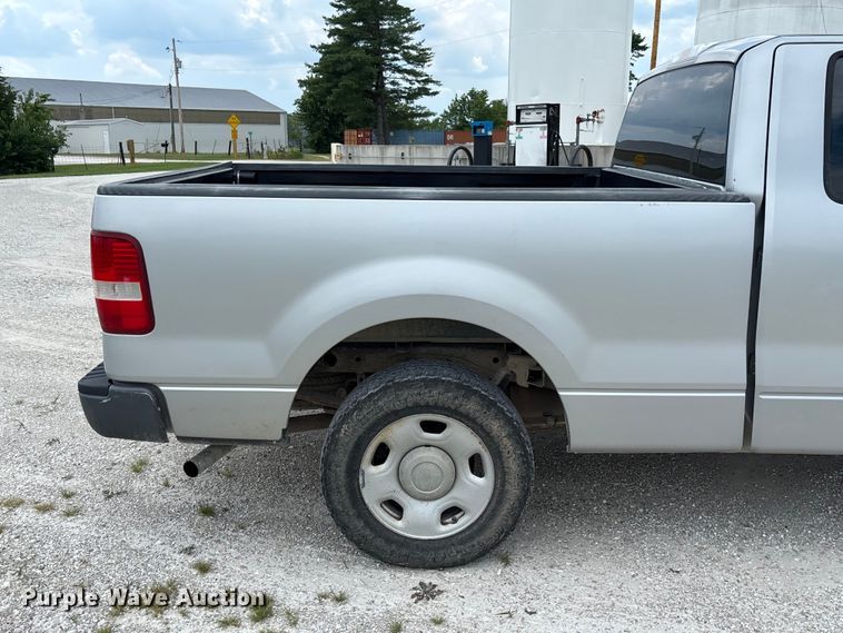 image for item FC1916 2007 Ford F150 XL Ext. Cab pickup truck