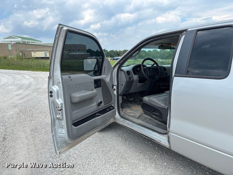 image for item FC1916 2007 Ford F150 XL Ext. Cab pickup truck