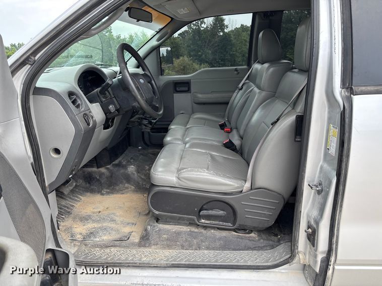 image for item FC1916 2007 Ford F150 XL Ext. Cab pickup truck