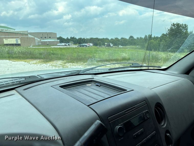 image for item FC1916 2007 Ford F150 XL Ext. Cab pickup truck