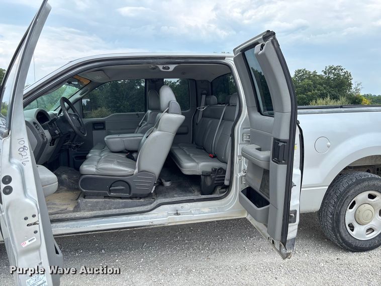 image for item FC1916 2007 Ford F150 XL Ext. Cab pickup truck