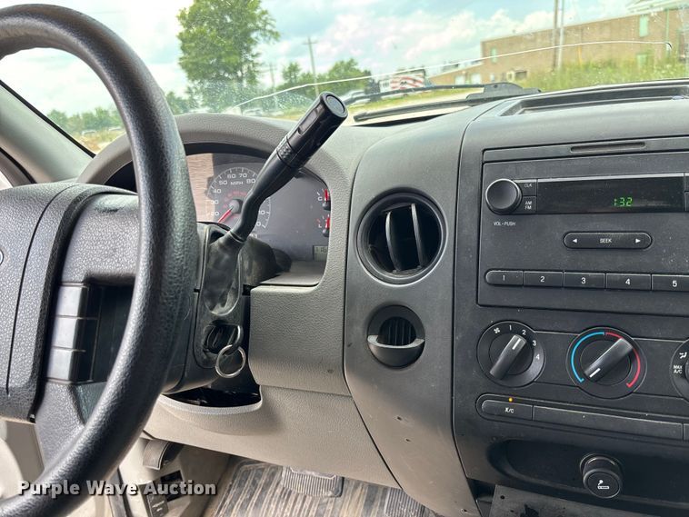 image for item FC1916 2007 Ford F150 XL Ext. Cab pickup truck