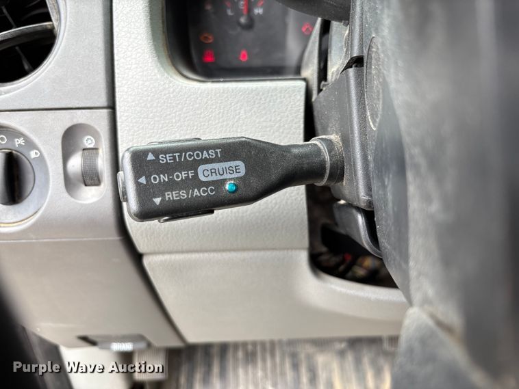image for item FC1916 2007 Ford F150 XL Ext. Cab pickup truck