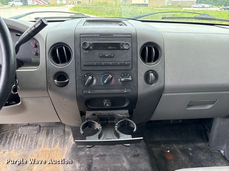 image for item FC1916 2007 Ford F150 XL Ext. Cab pickup truck