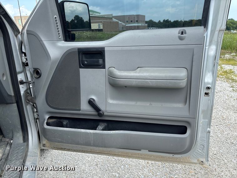 image for item FC1916 2007 Ford F150 XL Ext. Cab pickup truck