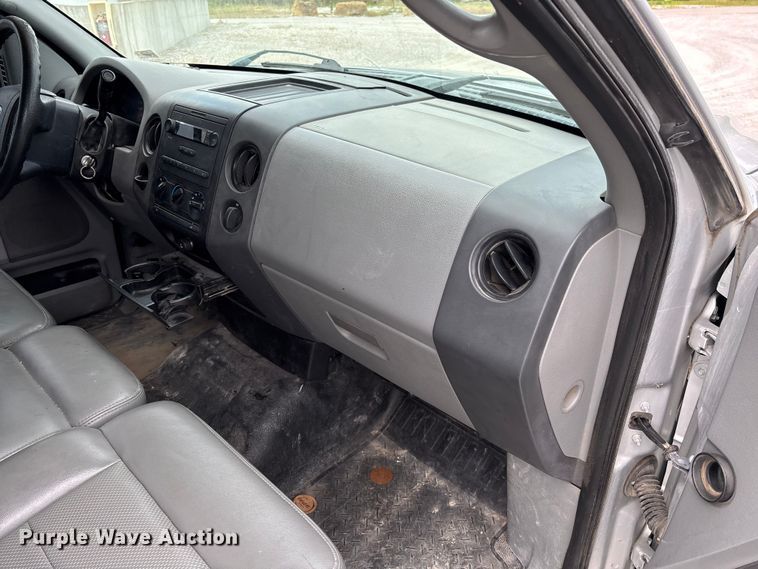image for item FC1916 2007 Ford F150 XL Ext. Cab pickup truck
