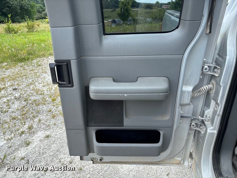 image for item FC1916 2007 Ford F150 XL Ext. Cab pickup truck