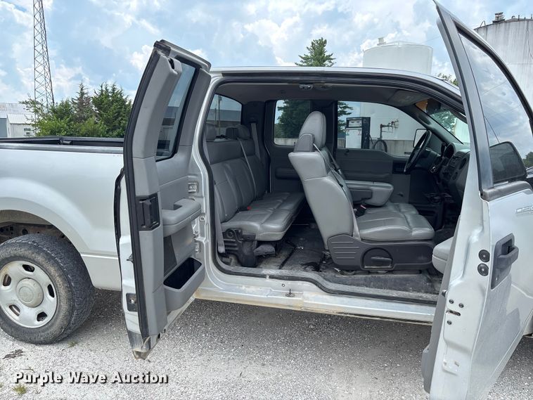 image for item FC1916 2007 Ford F150 XL Ext. Cab pickup truck