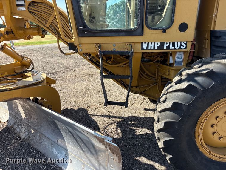 image for item FC2502 2007 Caterpillar 140H VHP Plus motor grader