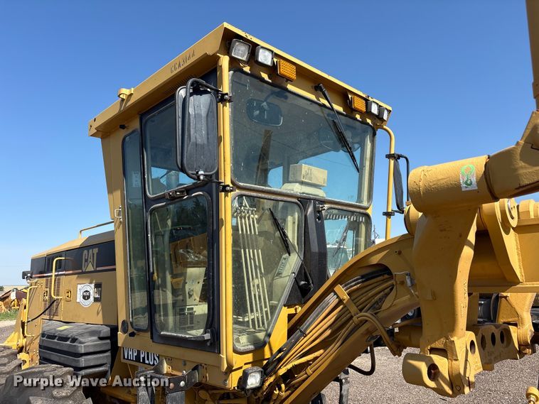 image for item FC2502 2007 Caterpillar 140H VHP Plus motor grader
