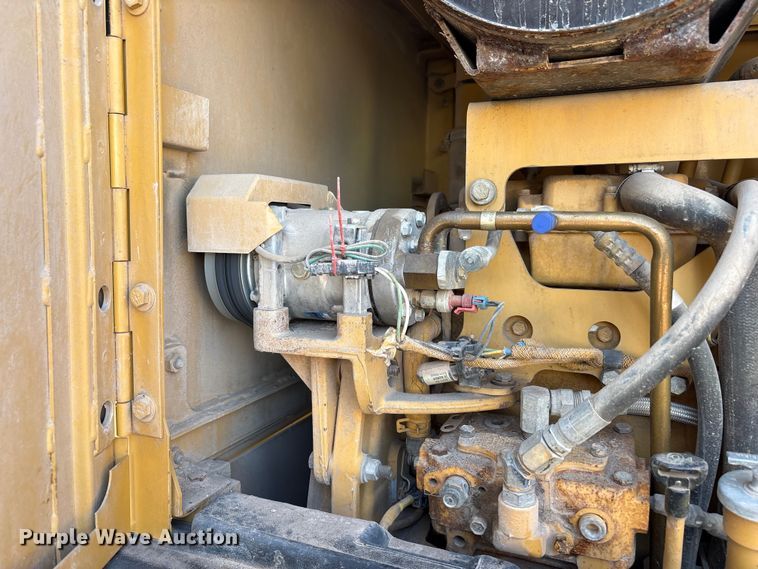 image for item FC2502 2007 Caterpillar 140H VHP Plus motor grader