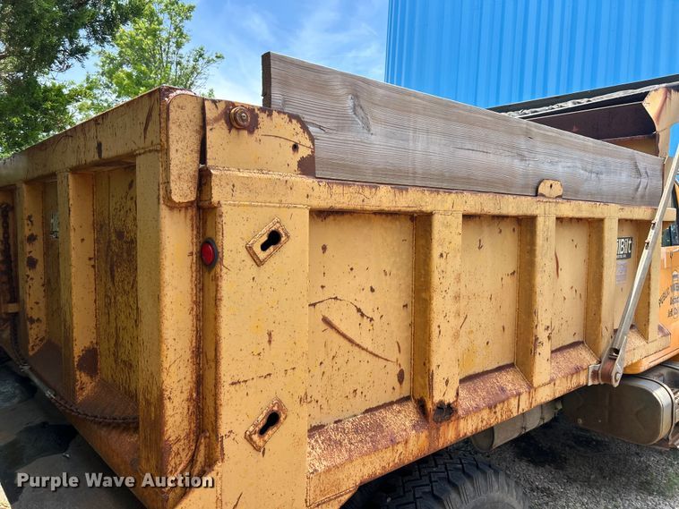image for item FC2836 1993 International 4900 dump truck