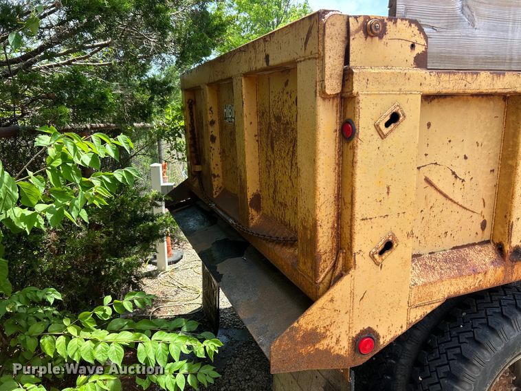 image for item FC2836 1993 International 4900 dump truck