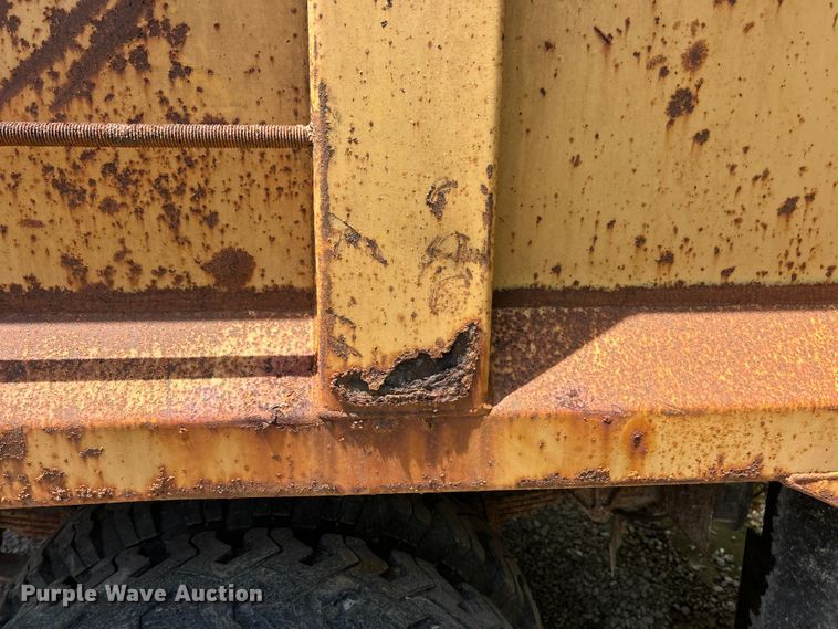image for item FC2836 1993 International 4900 dump truck