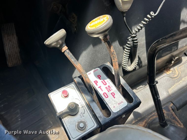 image for item FC2836 1993 International 4900 dump truck
