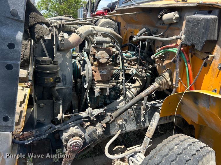 image for item FC2836 1993 International 4900 dump truck
