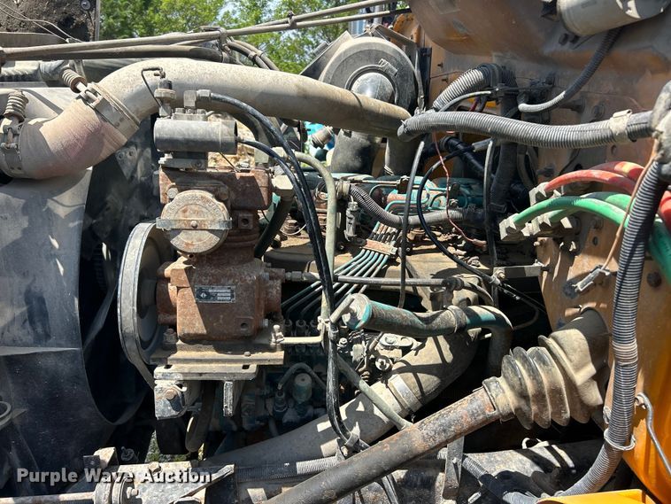 image for item FC2836 1993 International 4900 dump truck