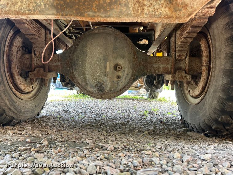 image for item FC2836 1993 International 4900 dump truck