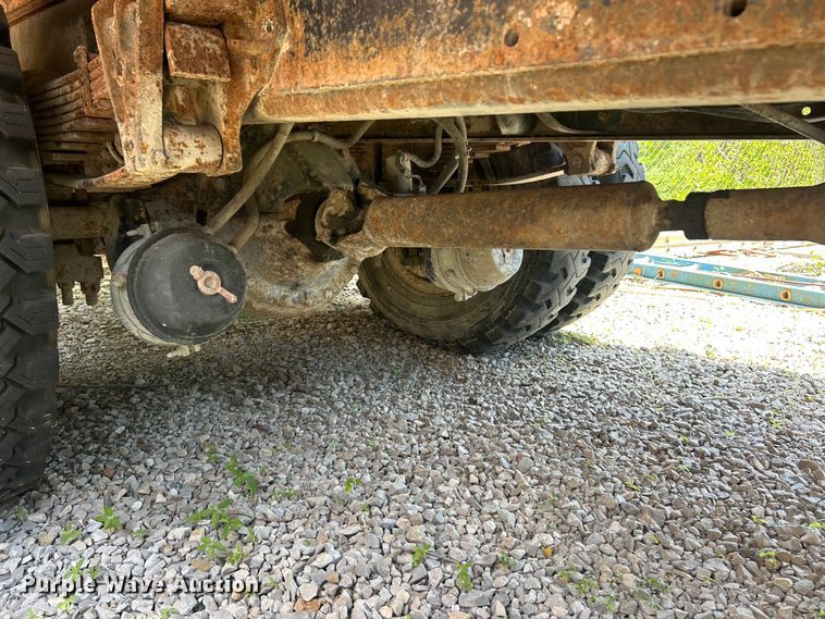 image for item FC2836 1993 International 4900 dump truck