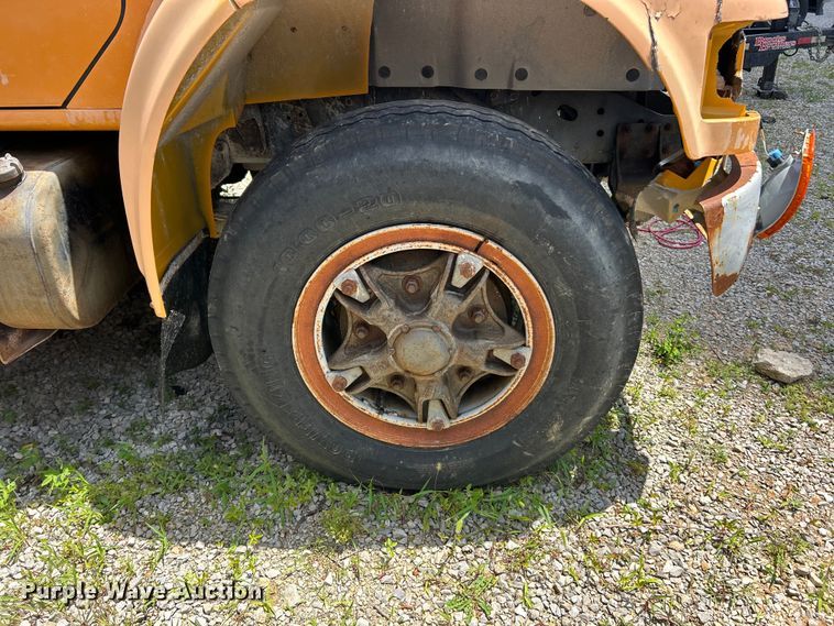 image for item FC2836 1993 International 4900 dump truck