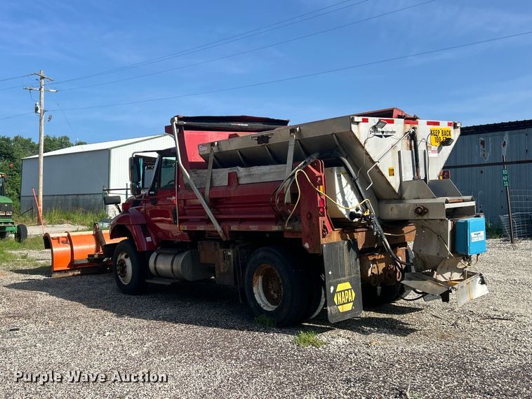 image for item FC2838 2010 International 7400 dump truck