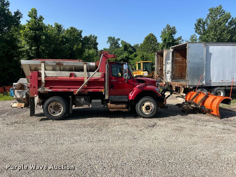image for item FC2838 2010 International 7400 dump truck