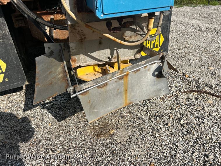image for item FC2838 2010 International 7400 dump truck