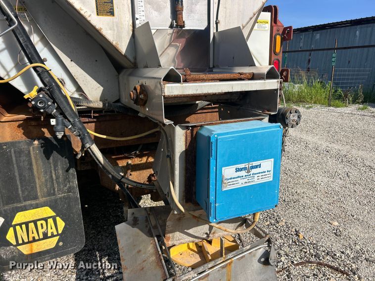 image for item FC2838 2010 International 7400 dump truck