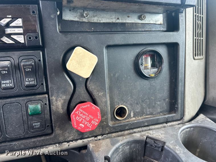 image for item FC2838 2010 International 7400 dump truck