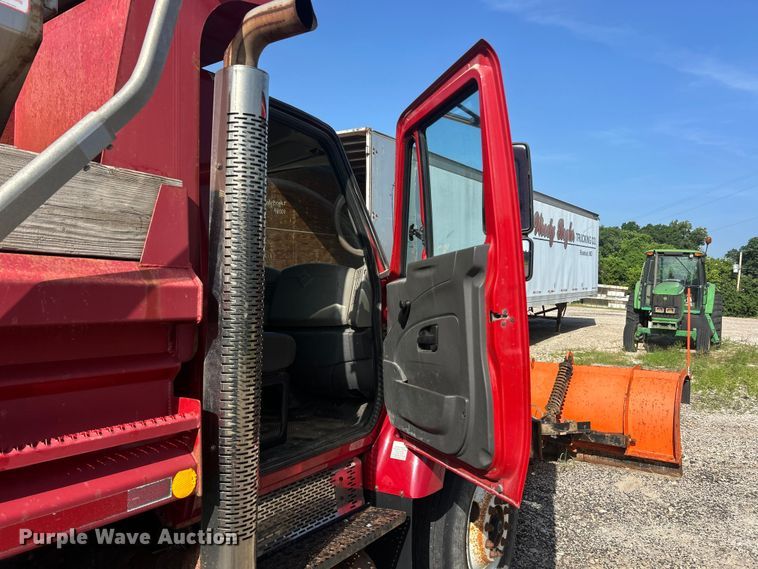 image for item FC2838 2010 International 7400 dump truck