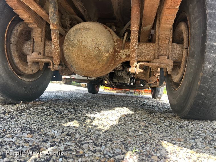 image for item FC2838 2010 International 7400 dump truck