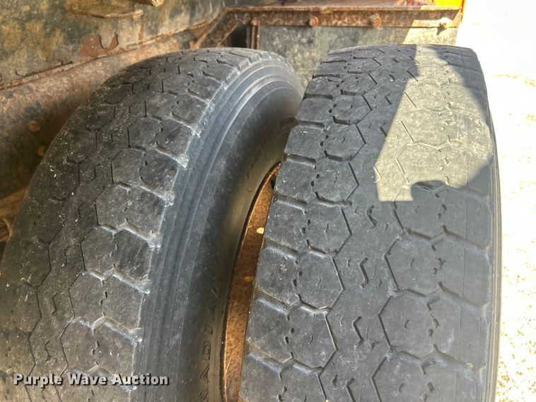 image for item FC2838 2010 International 7400 dump truck