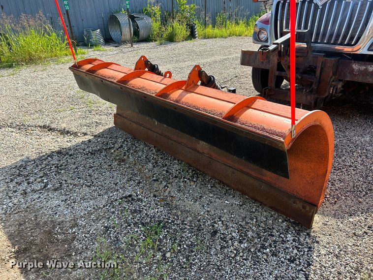 image for item FC2838 2010 International 7400 dump truck