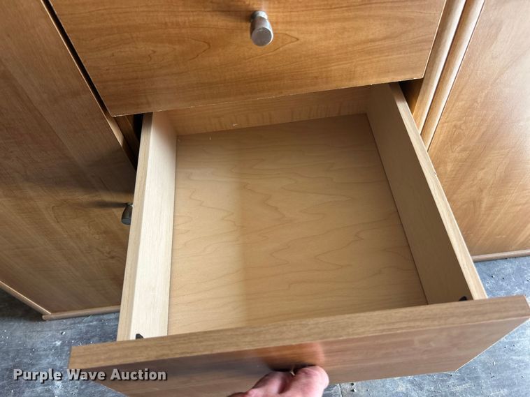 image for item FC2839 (2) cabinets