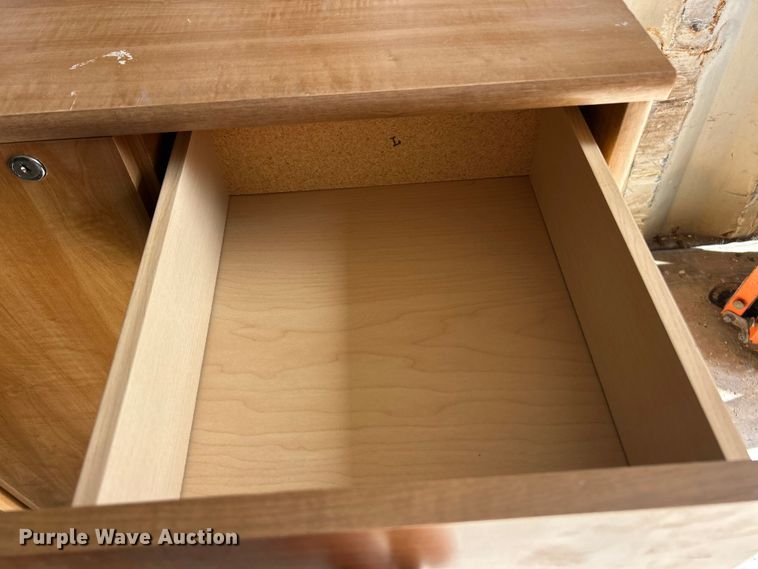 image for item FC2839 (2) cabinets